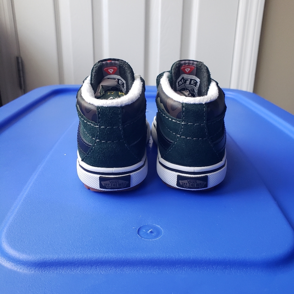 Vans - Picture 3 of 5